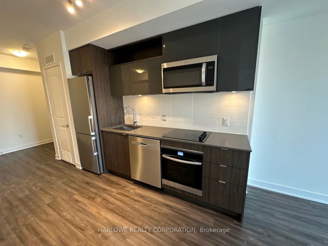 1403 - 100 Dalhousie Street