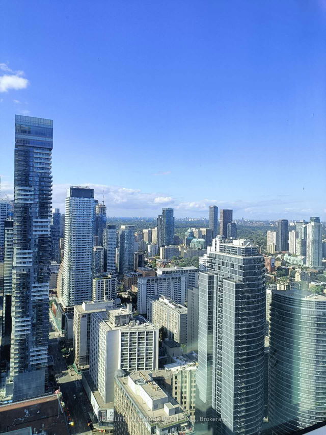 4616 - 386 Yonge Street