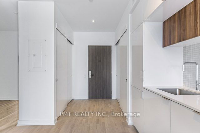 612 - 185 Roehampton Avenue