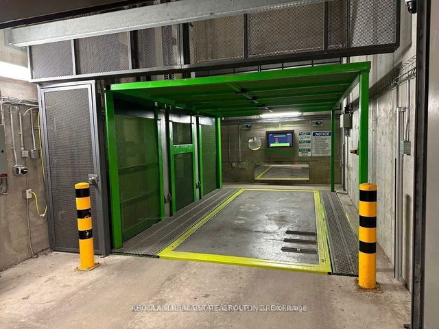 Parking - 197 Yonge Street