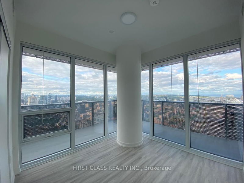 home for lease on 5805-55 Cooper Street