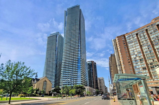 Ph05 - 1080 Bay Street