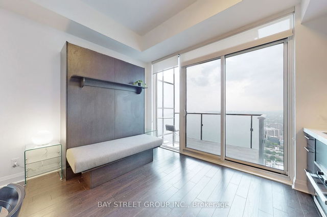 Ph05 - 1080 Bay Street