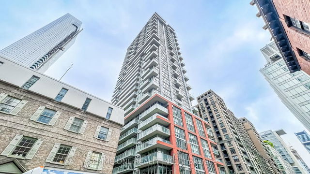 2207 - 126 Simcoe Street