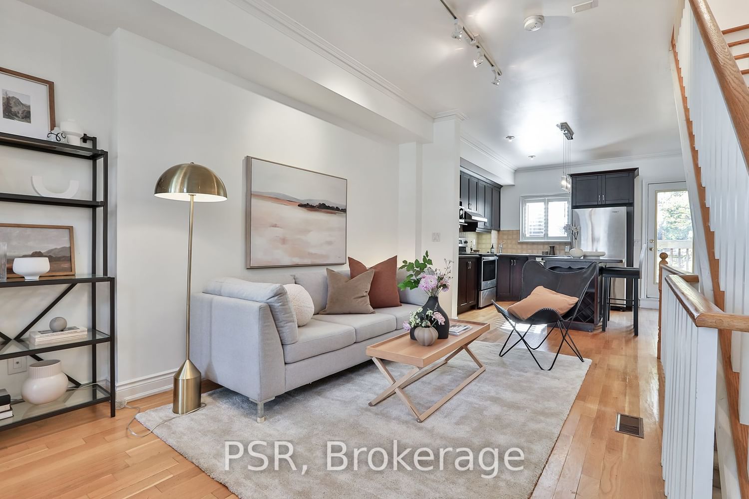 Listing Image 5