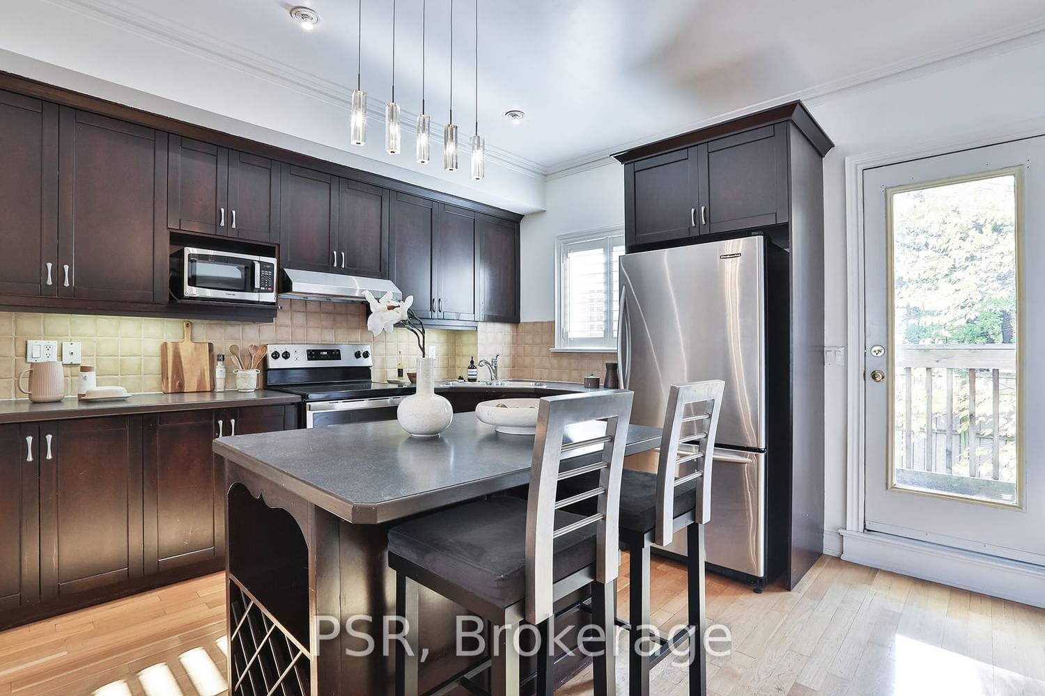 Listing Image 7