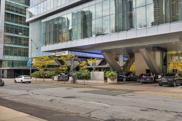 3602 - 183 Wellington Street