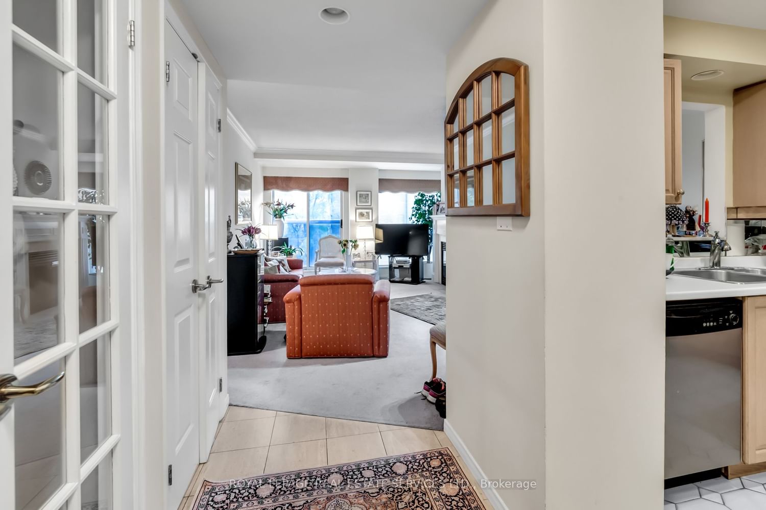 Listing Image 4