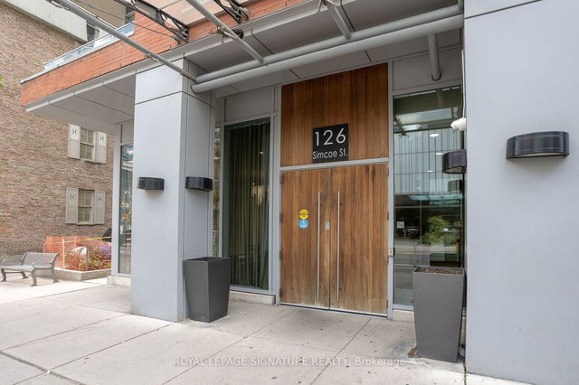 PH05 - 126 Simcoe Street