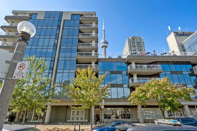 504 - 251 Queens Quay
