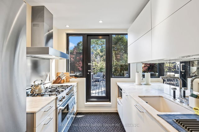 1205 Bathurst Street