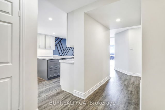2310 - 131 Beecroft Road