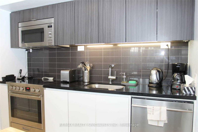 707 - 75 Queens Wharf Rd, Toronto, M5V 0J8 | Image 2