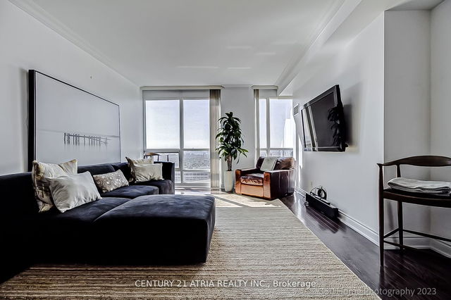 4311 - 761 Bay Street