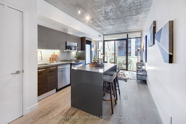410 - 25 Stafford Street