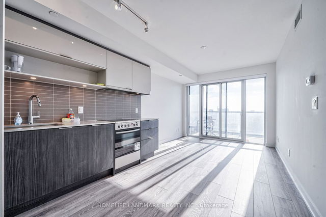1207 - 159 Wellesley Street