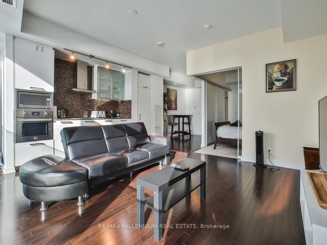 2804 - 14 York Street