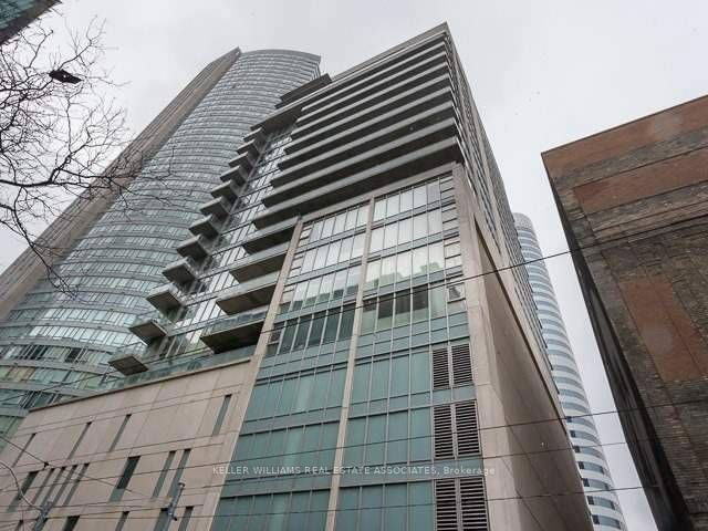 707 - 220 Victoria Street