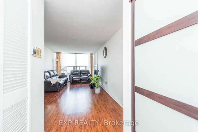 1202 - 60 Pavane Linkway N/A