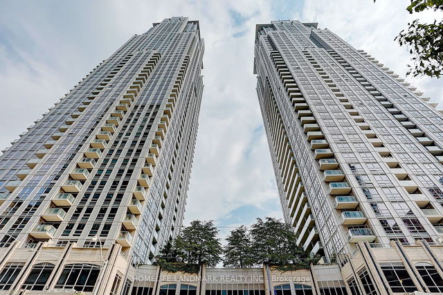 504 - 761 Bay Street
