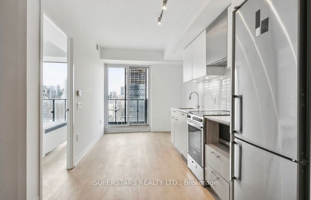 2712 - 251 Jarvis Street