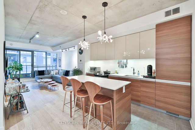 303 - 8 Gladstone Avenue