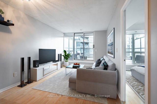 317 - 219 Fort York Boulevard