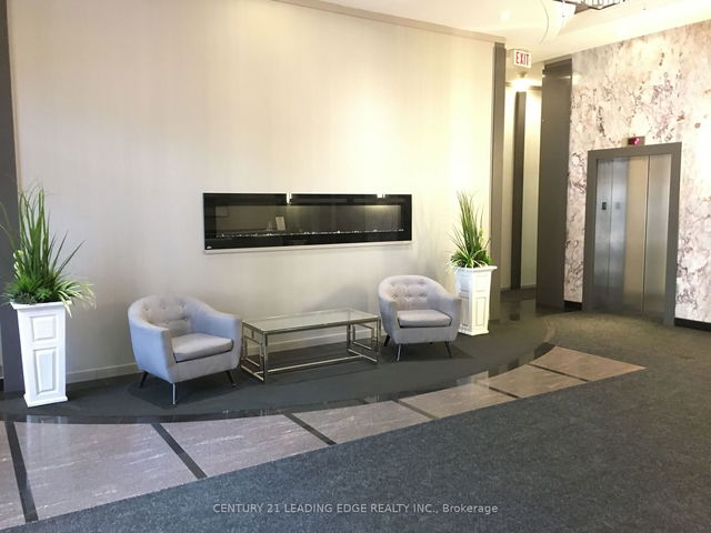 602 - 555 Yonge Street