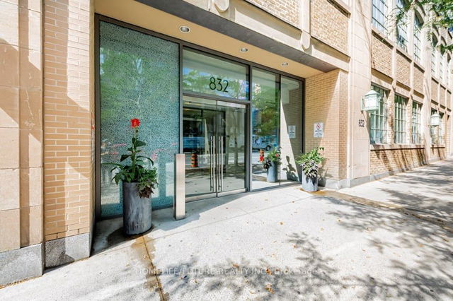 605 - 832 Bay Street