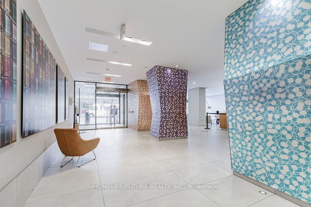 605 - 832 Bay Street