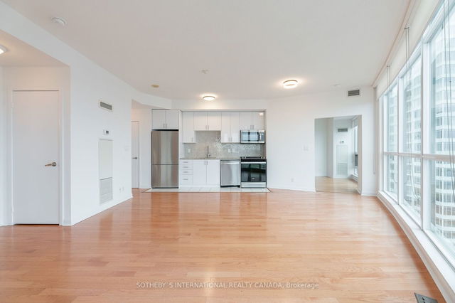 2803 - 600 Fleet Street
