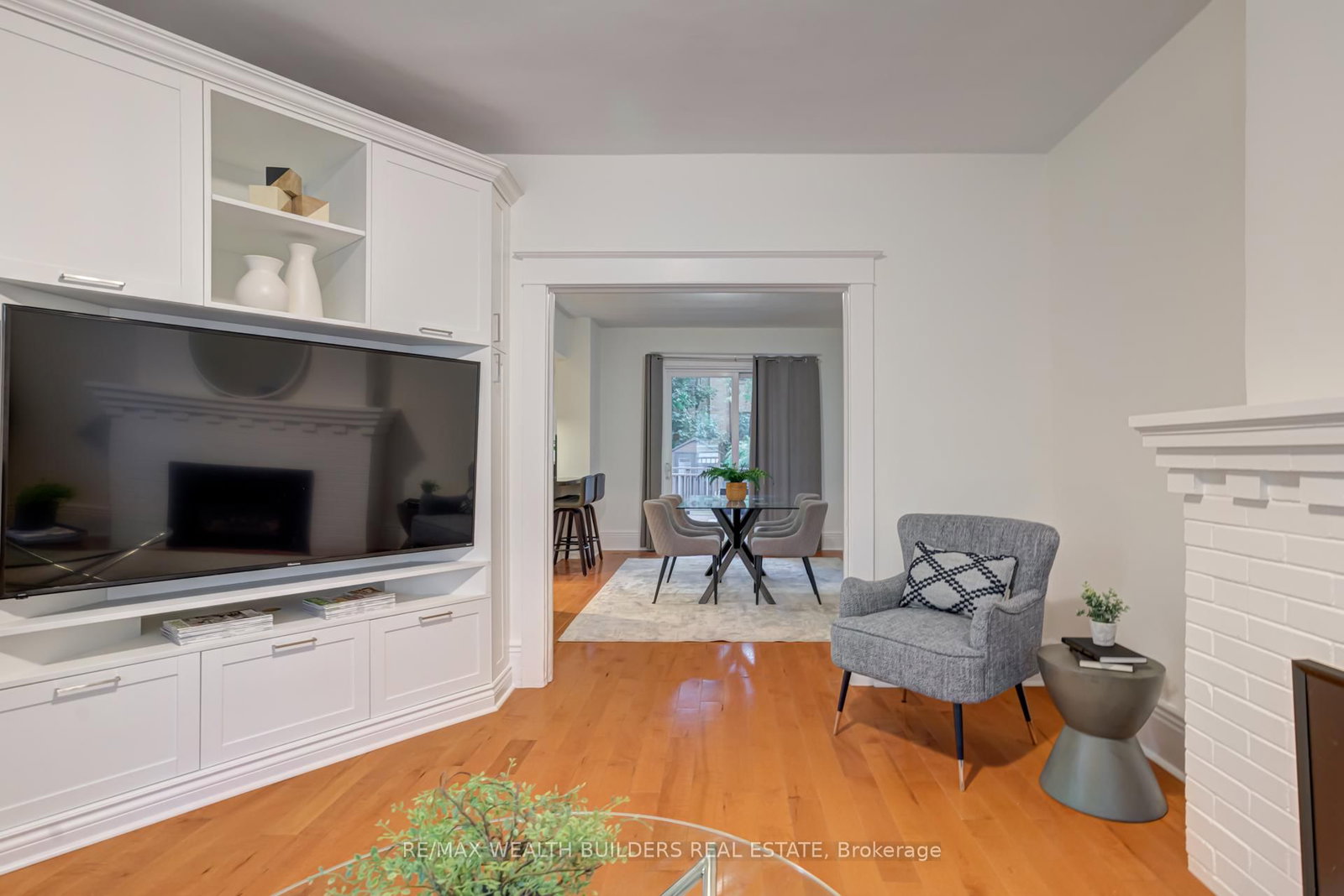 Listing Image 7