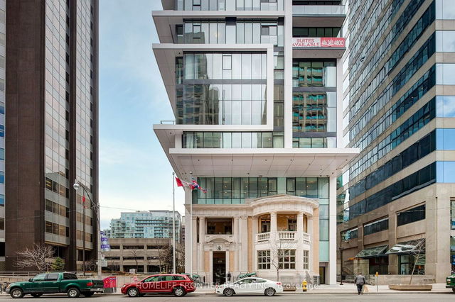 1708 - 426 University Avenue