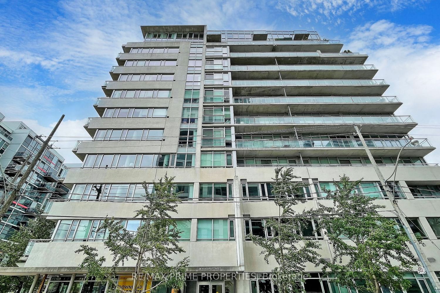 Listing Image 3