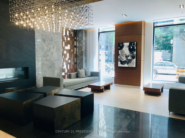 305 - 88 Scott Street