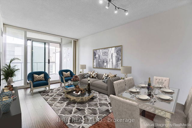 2015 - 30 Grand Trunk Crescent