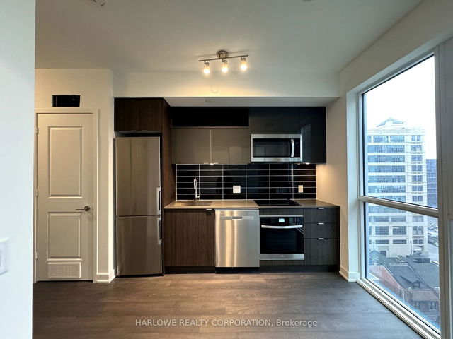 1005 - 100 Dalhousie Street