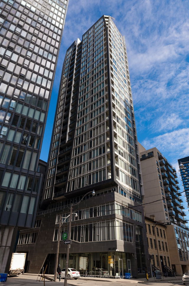 1802 - 68 Shuter Street