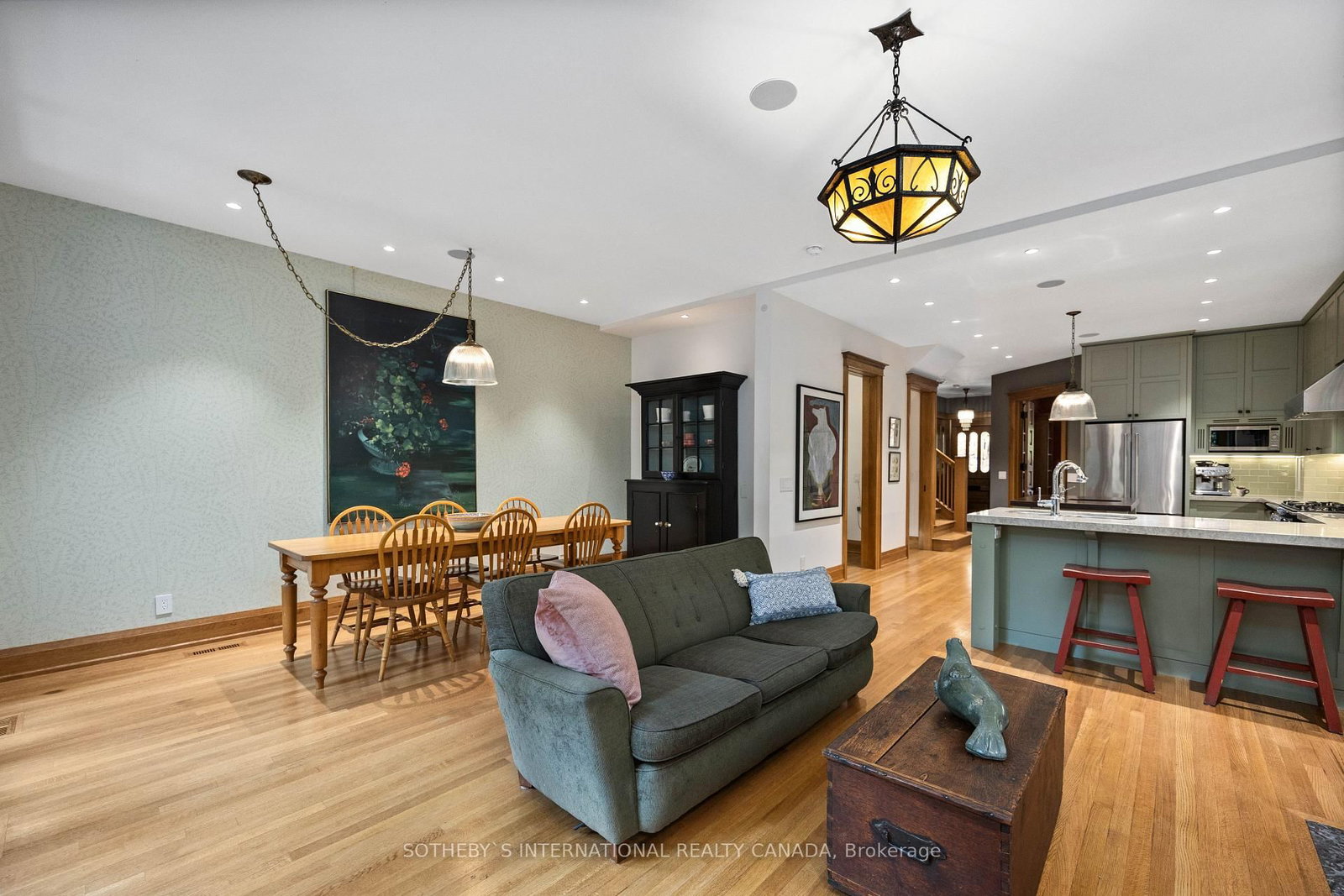Listing Image 7