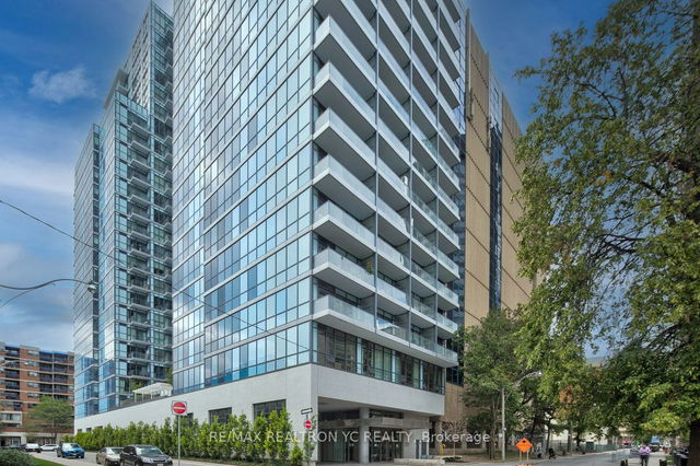 1906 - 210 Simcoe Street