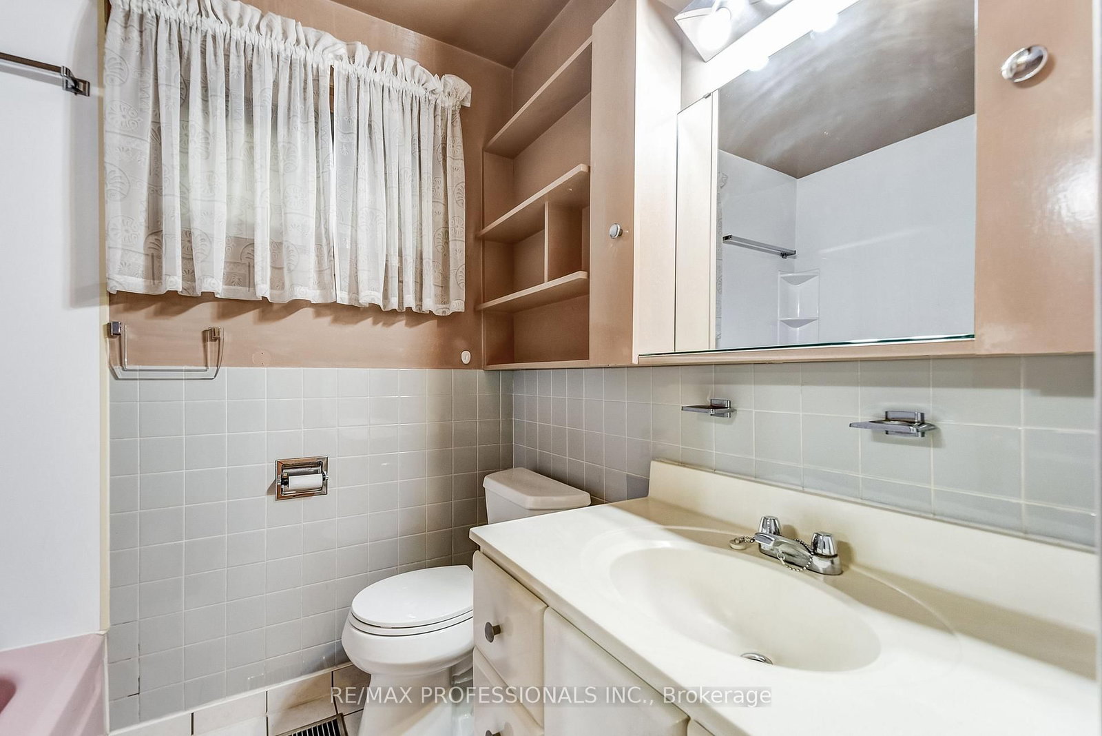 Listing Image 20