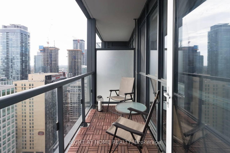 2512 - 300 Front St W, Toronto, M5V 0E9 | Image 3