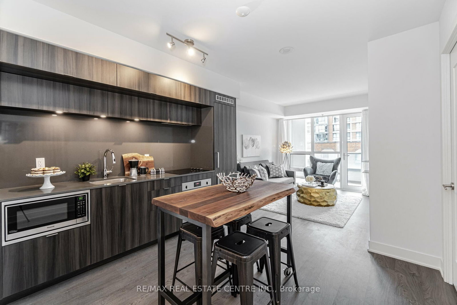 Listing Image 9
