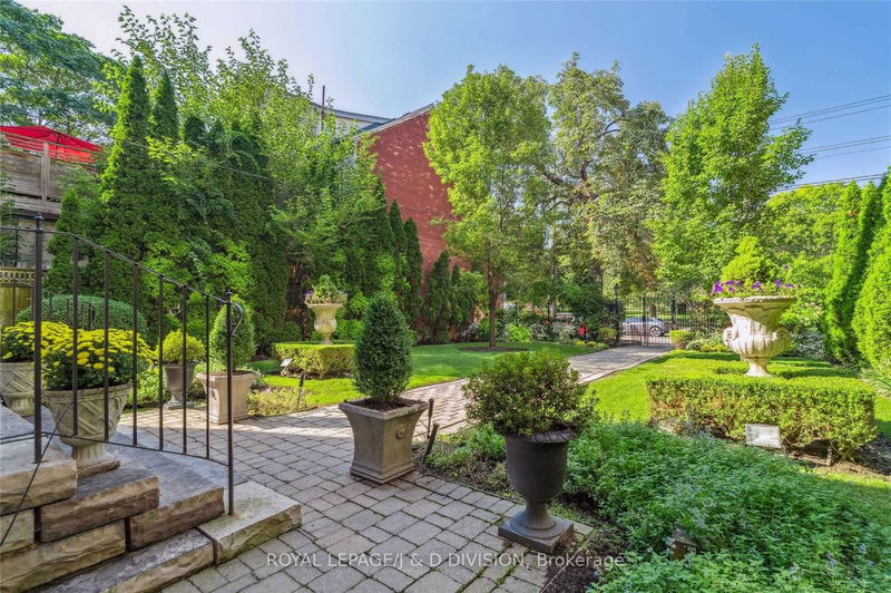home for sale on 905 Queen Street W