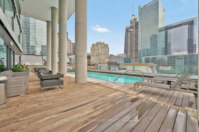 1302 - 224 King Street