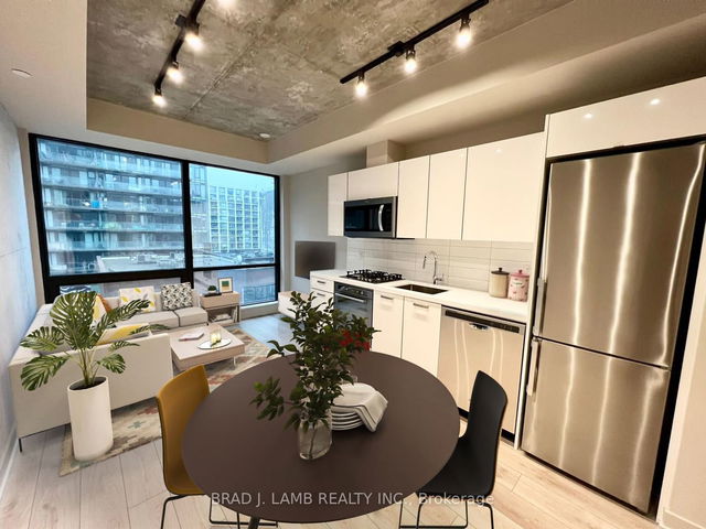 407 - 458 Richmond Street