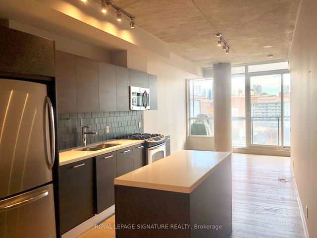 1015 - 318 King Street