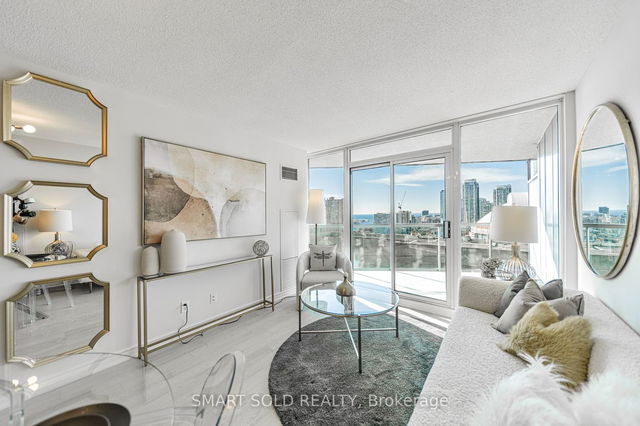 2515 - 30 Grand Trunk Crescent