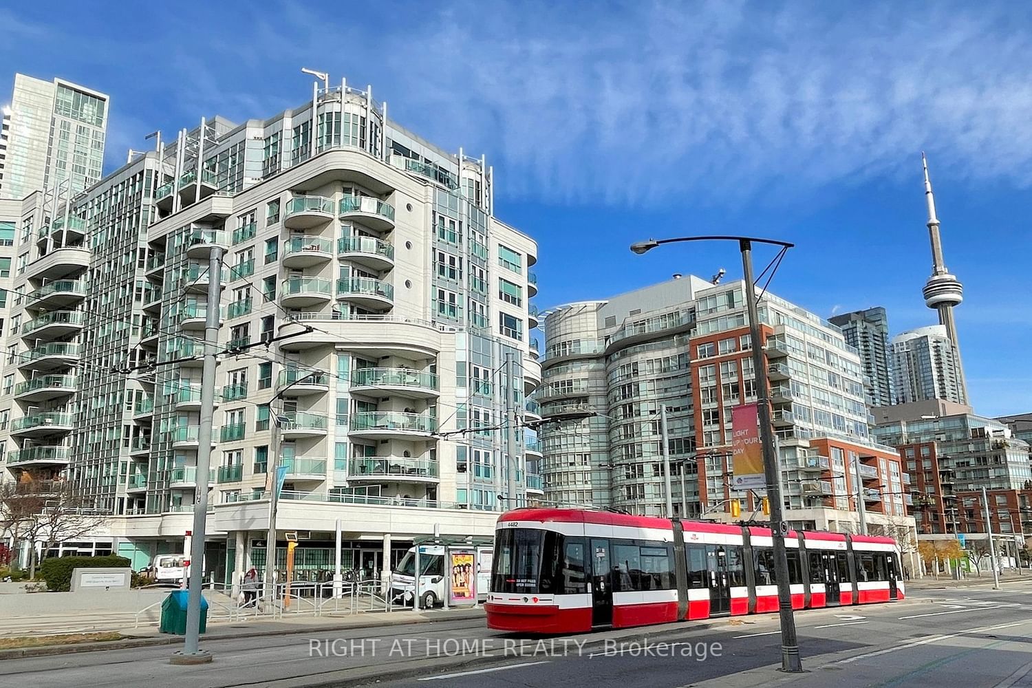 Condo leased at 809-600 Queens Quay, Toronto, Waterfront Communities C1, M5V 3M3 - MLS: C7310022