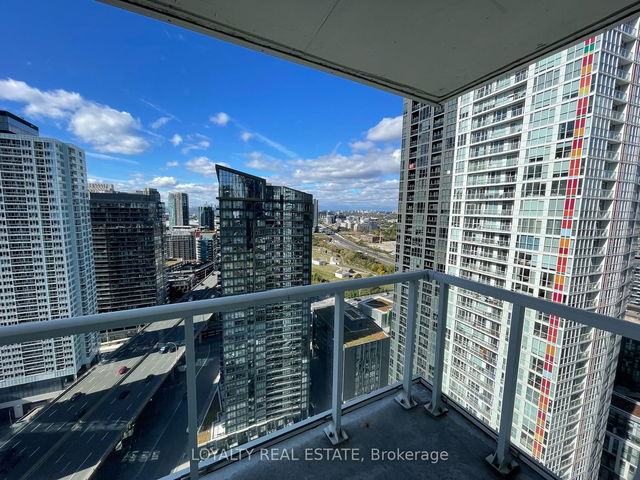 3512 - 75 Queens Wharf Road